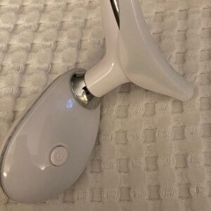 LUMINESCE 7-in-1 LED Facial Sculptor × 1p